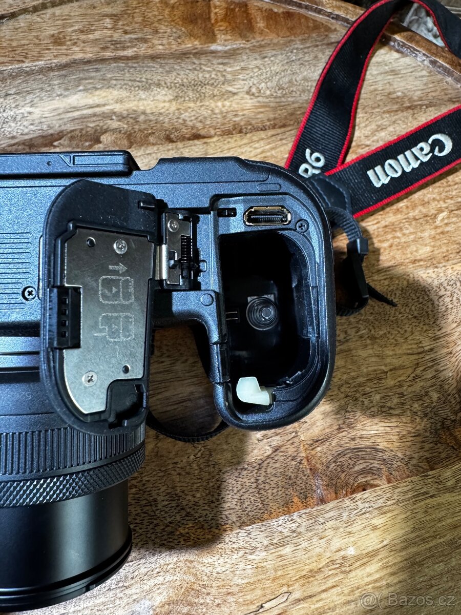 Canon EOS R6 s objektivom Canon 18-45mm - 5