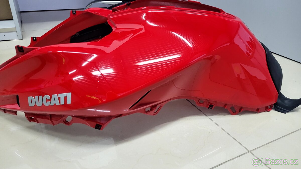 Kryt nádrže Ducati Multistrada V4 - 5