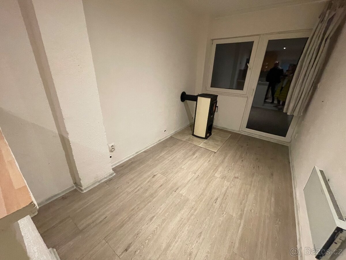 Pronájem bytu 1+kk Olomouc, Chválkovice - 5