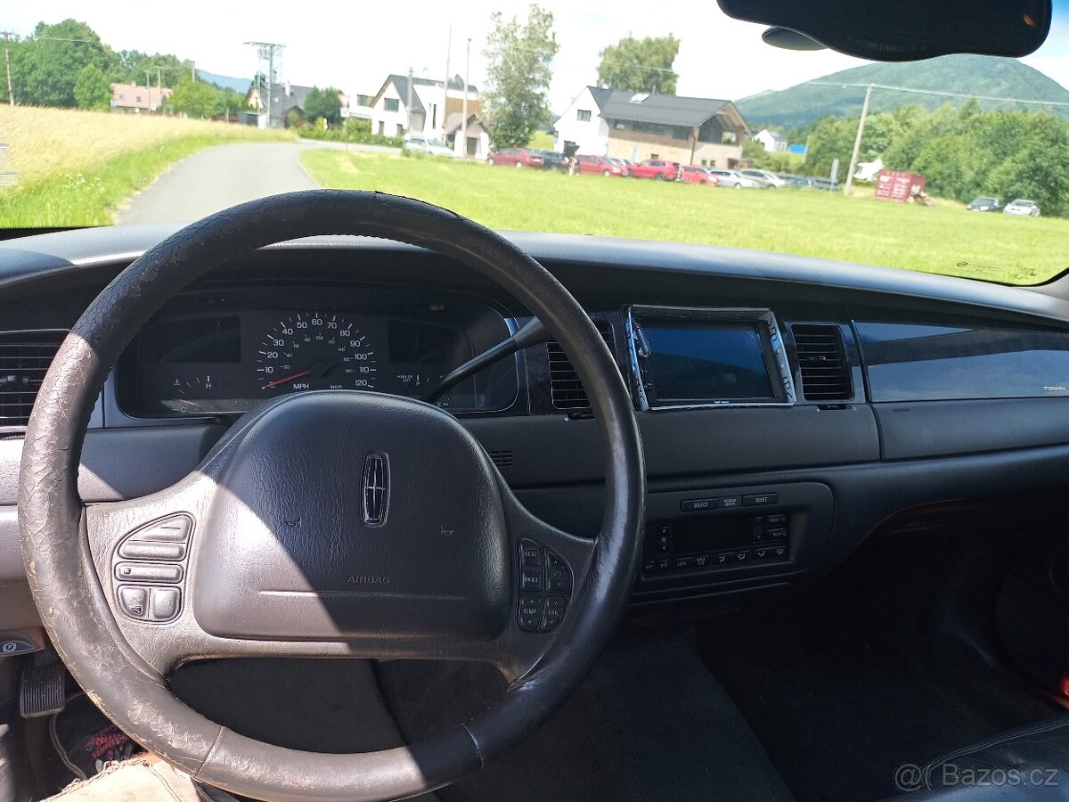 Lincoln TownCar SignatureSeries 4,6i V8 161kW