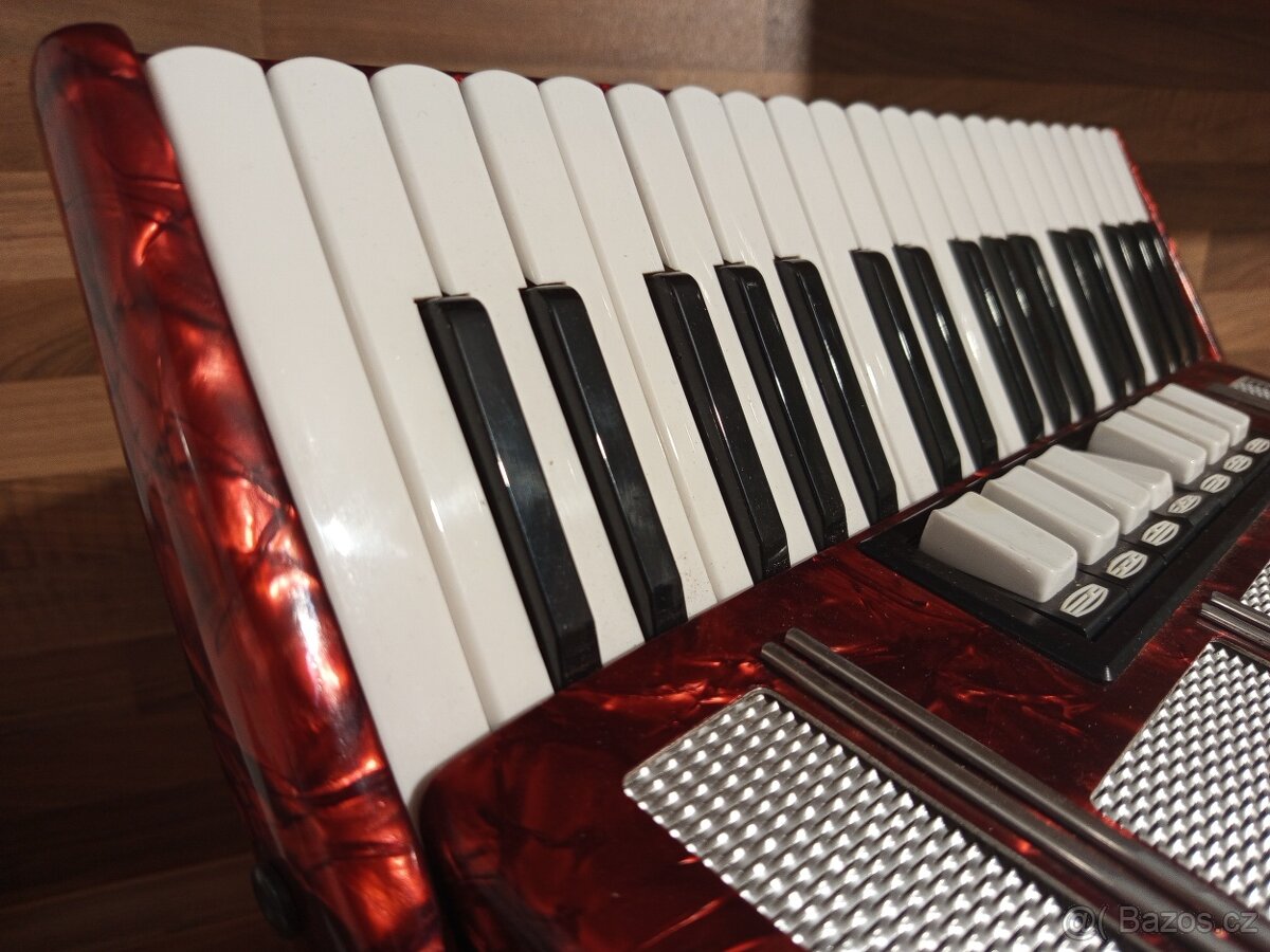 Akordeon (harmonika, heligonka) Delicia Choral IV 120 basů - 5