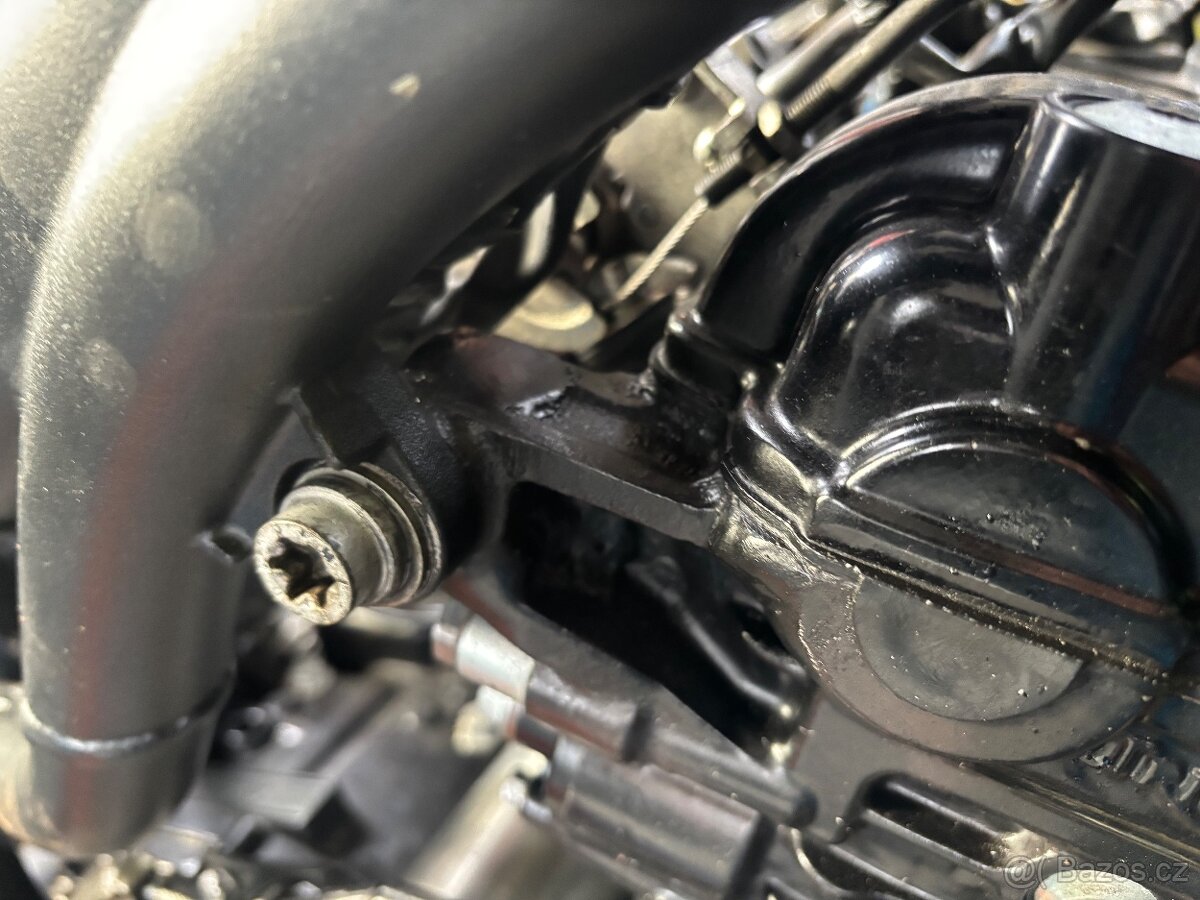 Rozprodam Triumph Speed Triple 1050 05-07 na nahradni dily. - 5