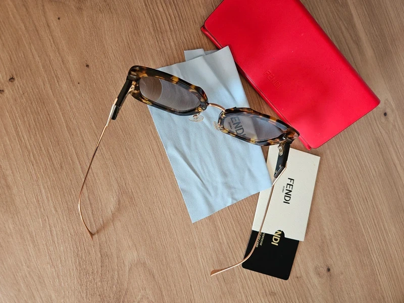 Sluneční brýle Fendi - 5