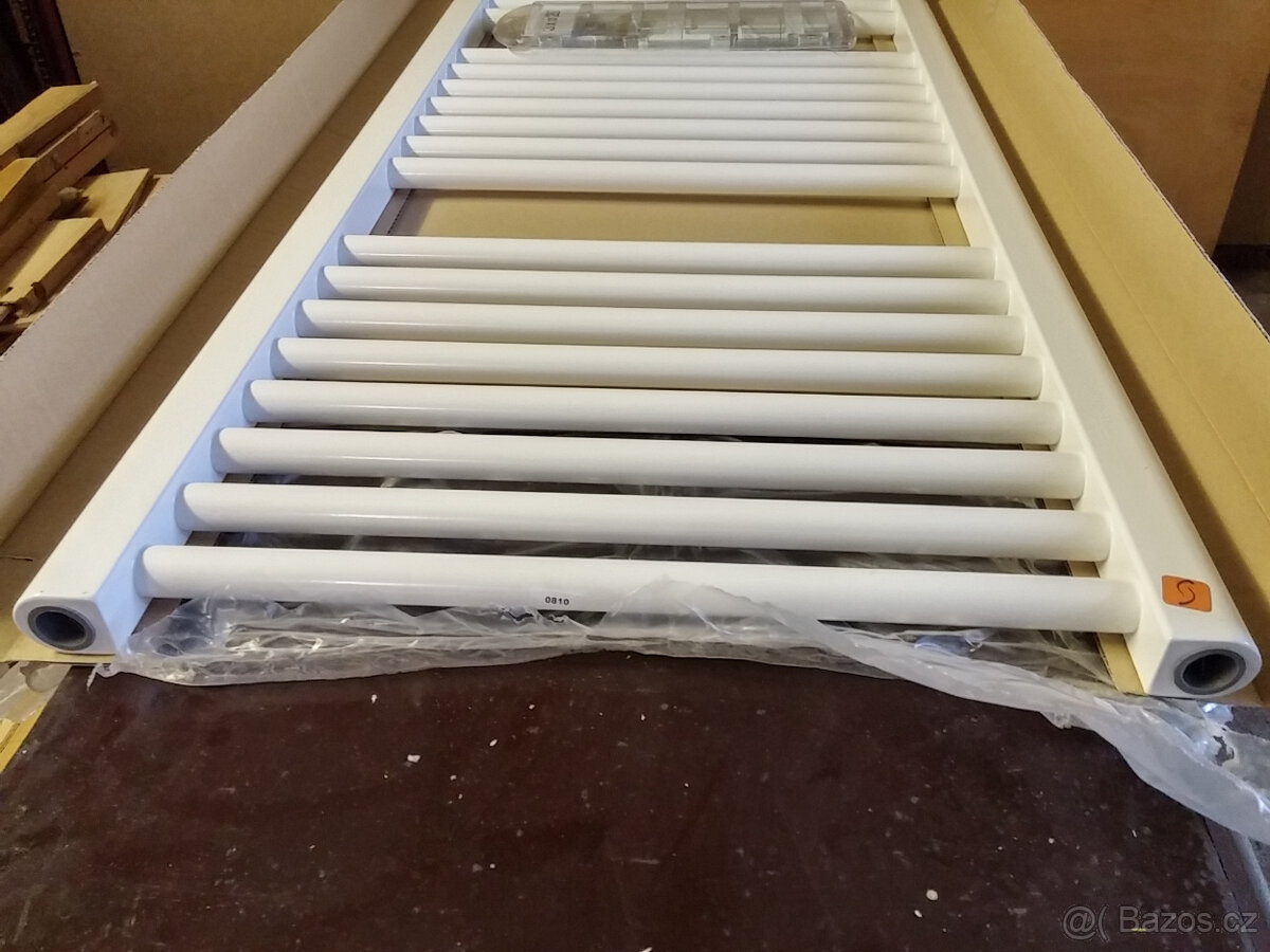 Radiátor ISAN Grenada 940/450 mm RAL 9016 - 5