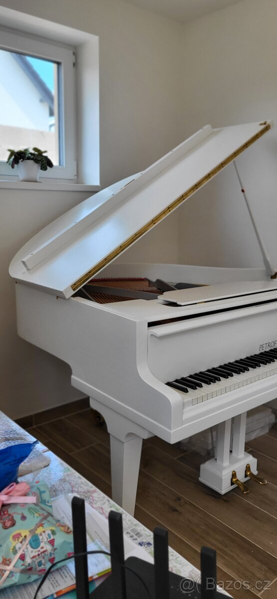 Klavír PETROF bílý+ stolička - 5