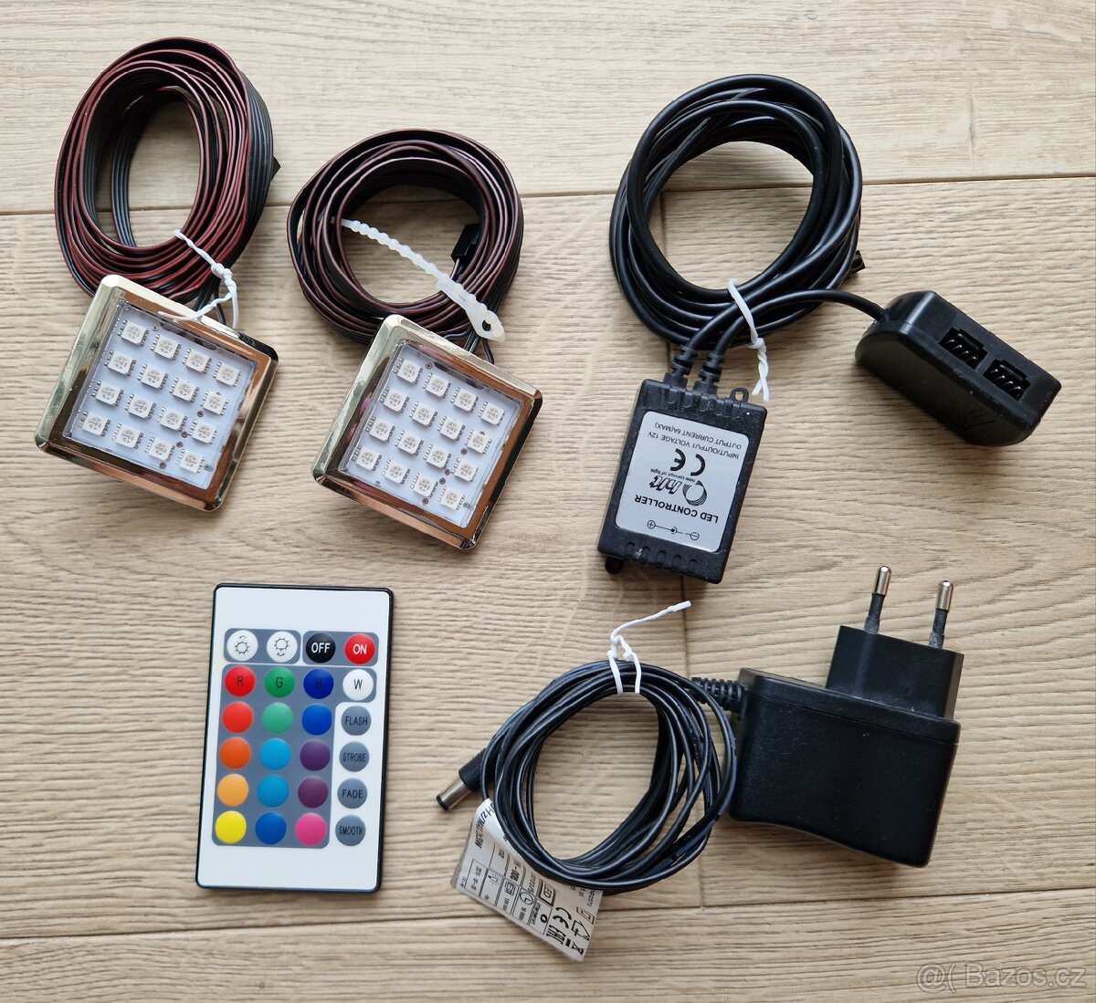 Obyváková vitrína s LED podsvícením - 5