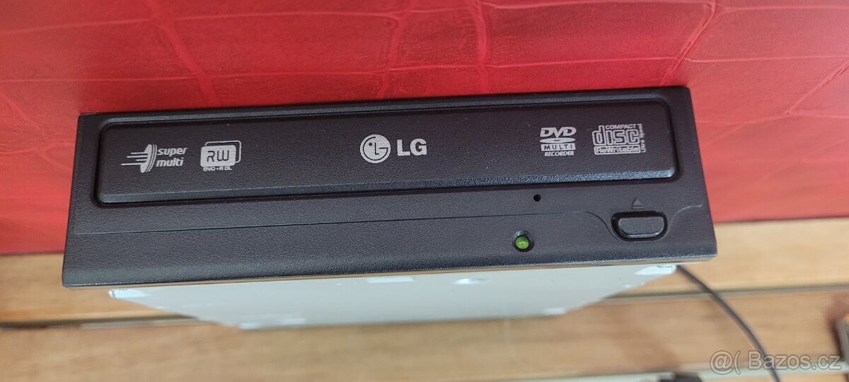 DVD vypalovačka, PC zdroj, disketová jednotka - 5