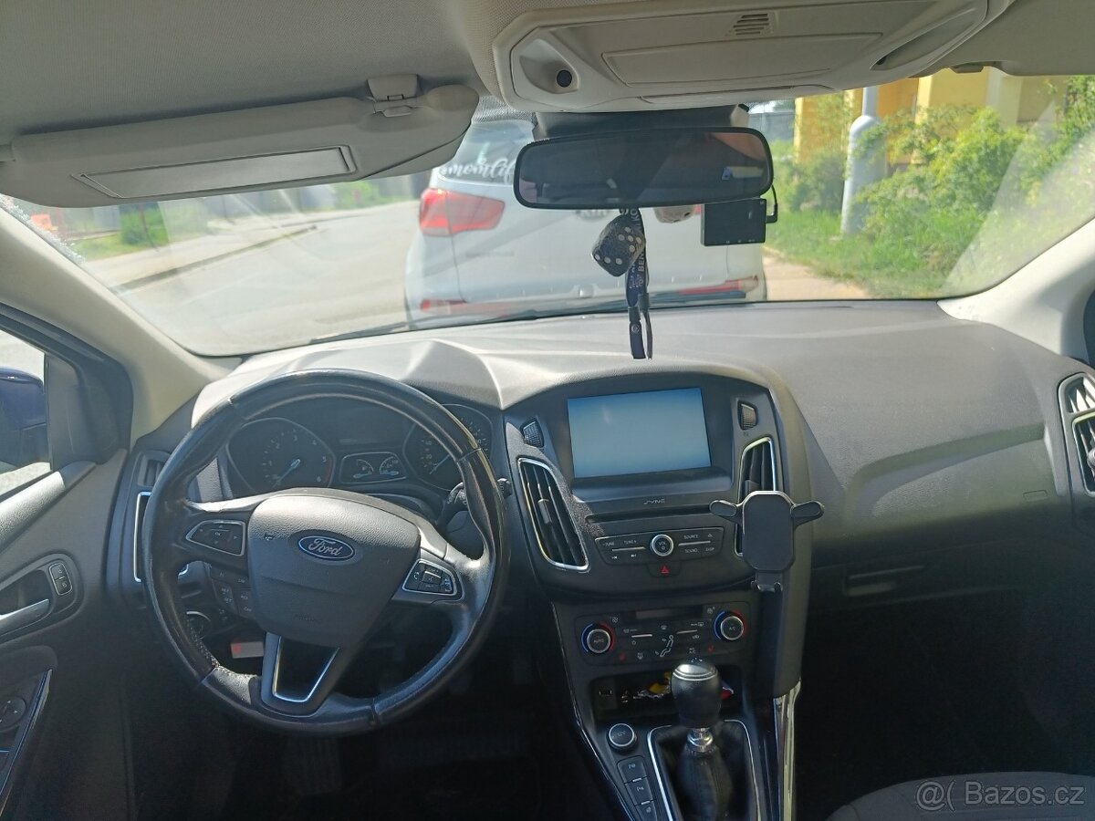 Ford Focus Combi - POŠKOZENÝ MOTOR - 5