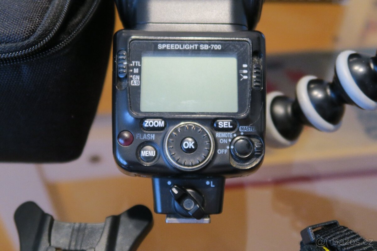 Nikon D7000 + objektiv a příslušenství - 5