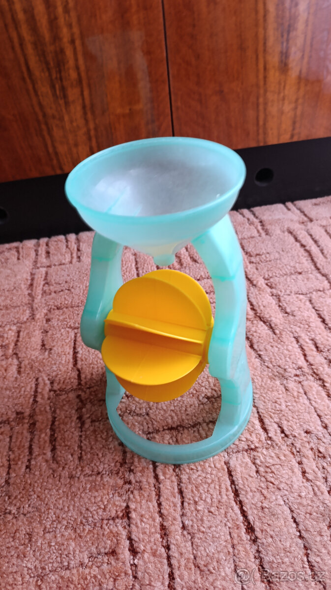 hasiči, přilby, kytara, mlýnek - 5