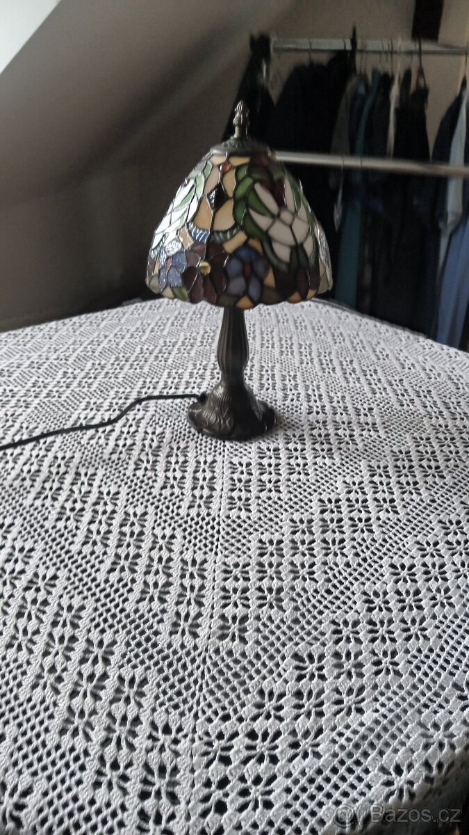 Prodám jídelní stůl a židle - 5