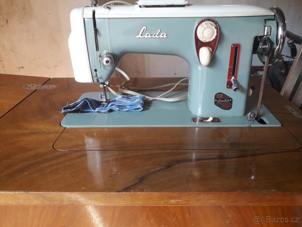 Šicí stroj Lada - 5