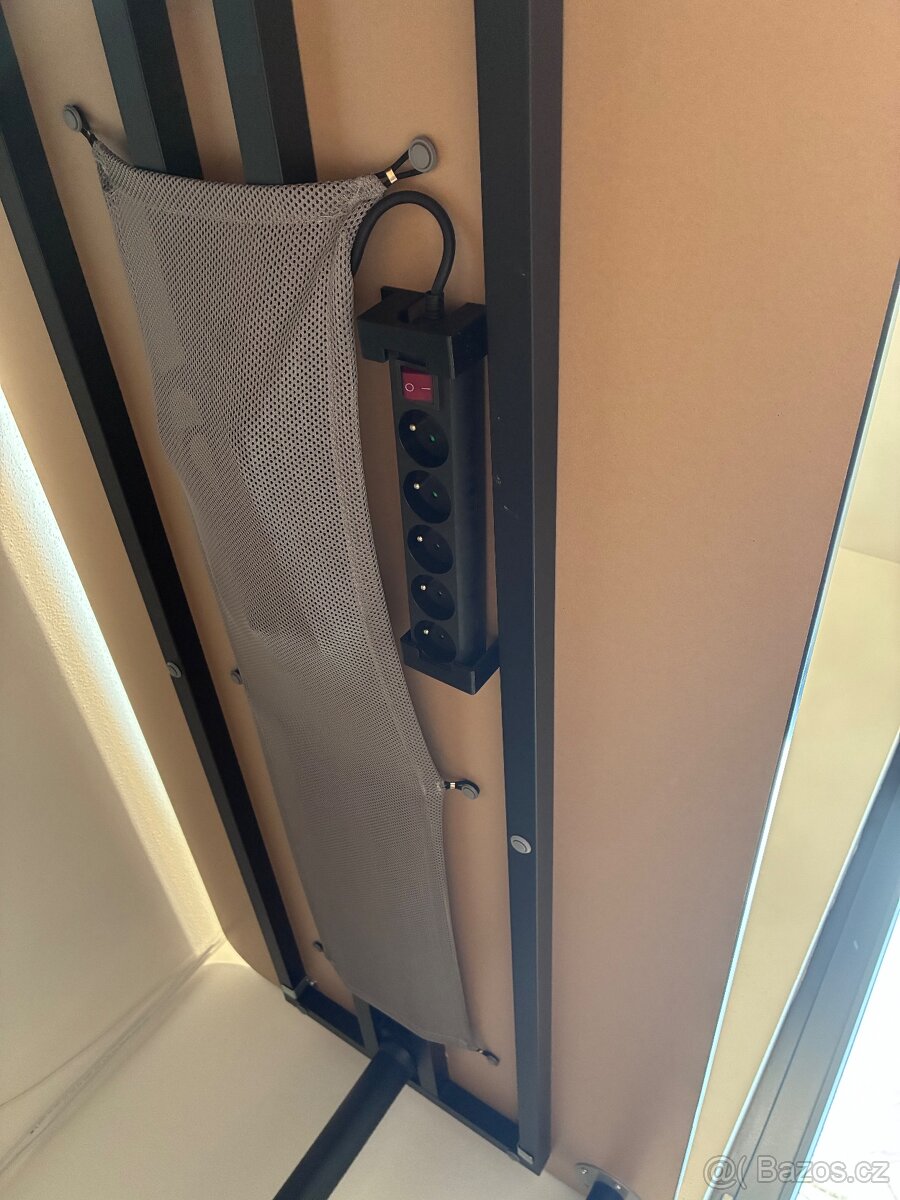 Kancelářský stůl - IKEA BEKANT - 5