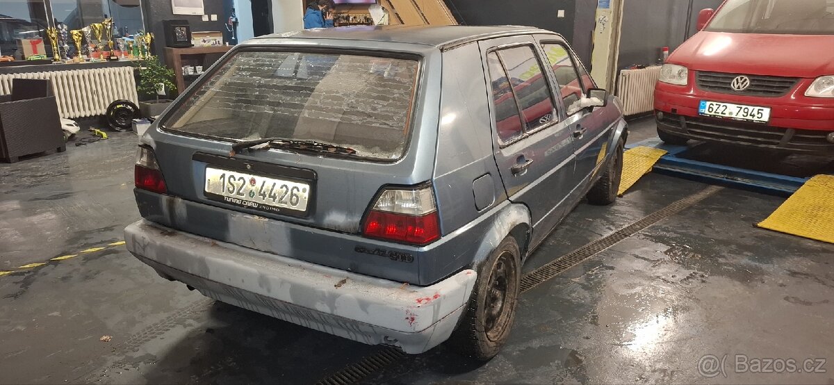 Volkswagen Golf 2 - 5