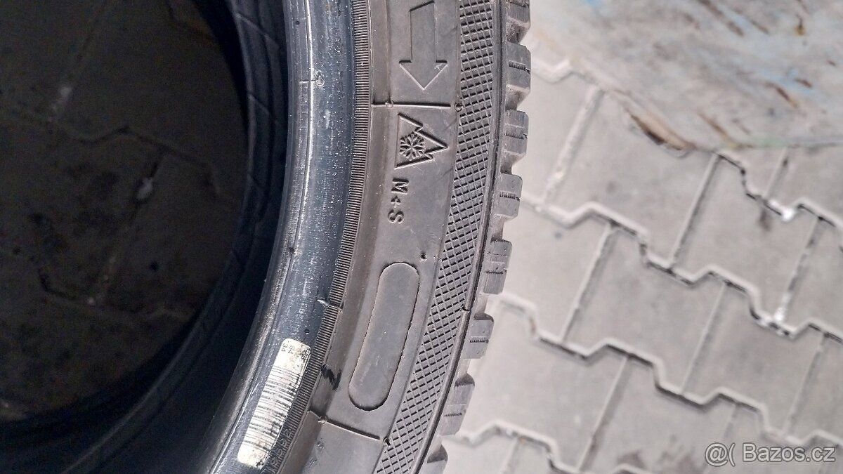 Prodám 2 x pneu Kleber 245/40/19 celoroční - 5