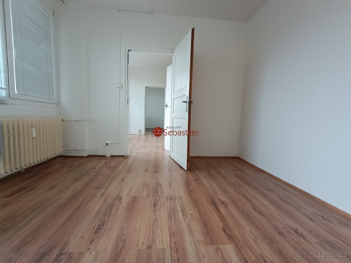 Pronájem bytu 3+1 v ulici U Věžových domů, bl. 375 - 5