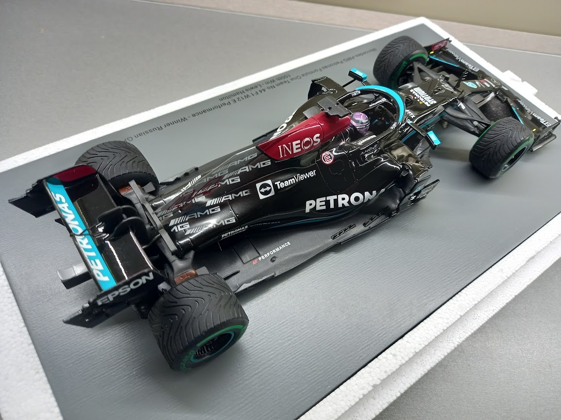 F1 MERCEDES W12 HAMILTON VÍTĚZ GP RUSKA 2021 SPARK 1:18 - 5
