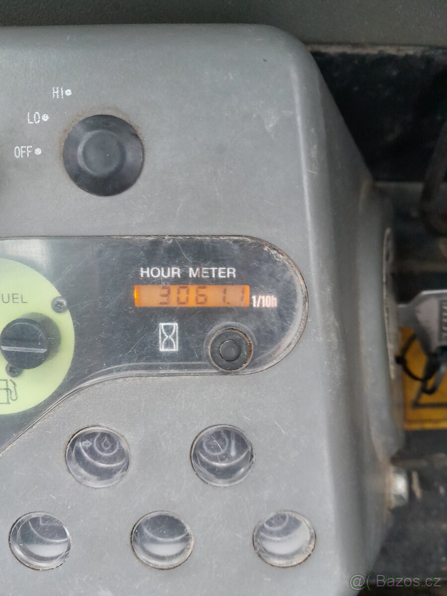 Minibagr pásový - 5