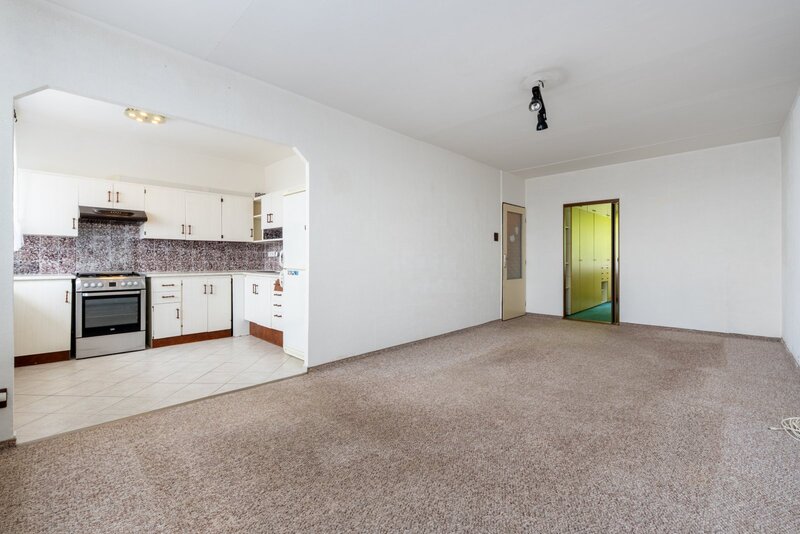 Prodej bytu 4+1 s lodžií a garáží, ul. Luční, Litvínov - Jan - 5