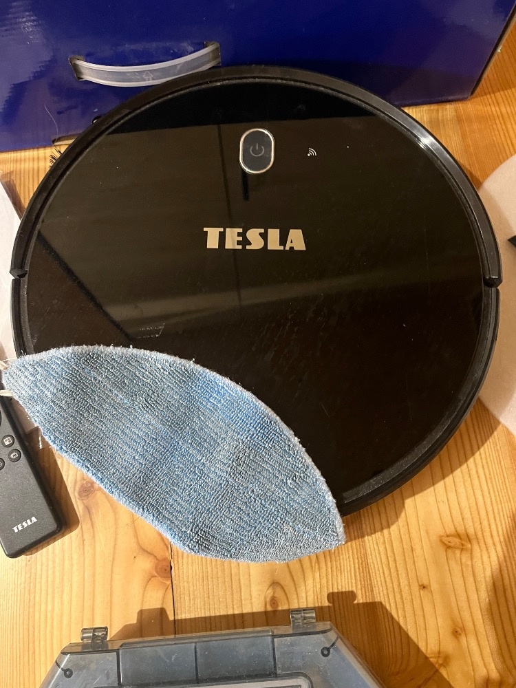 Robotický vysavač Tesla na mokré i suché vysávání - 5
