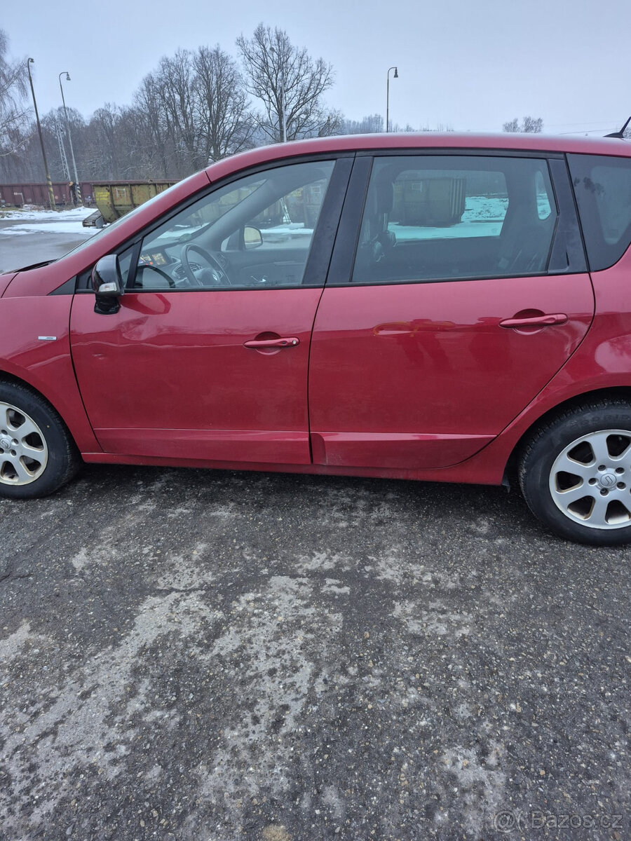 Prodám Renault Scenic 1.6dci 96kw rok 2013 - 5