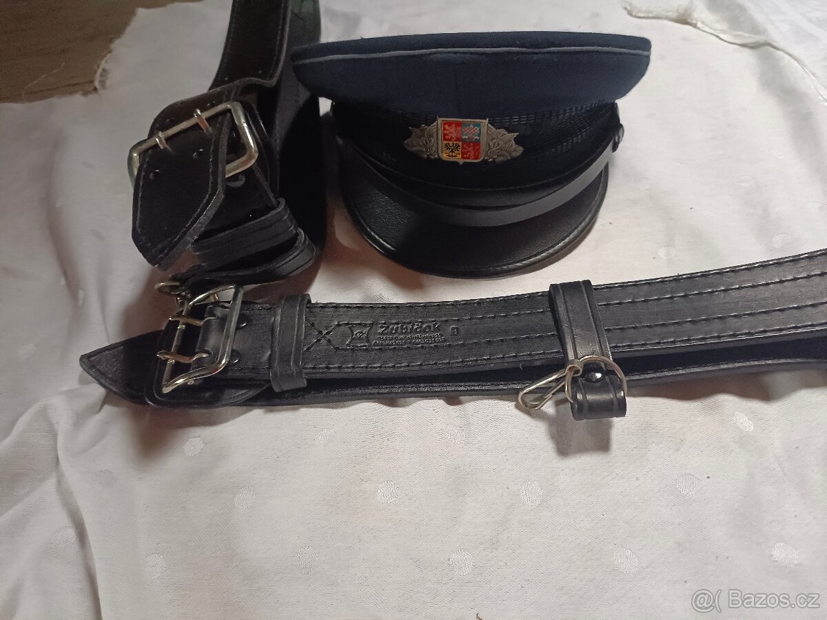 Vojenská kapsa a čepice , opasek - 5