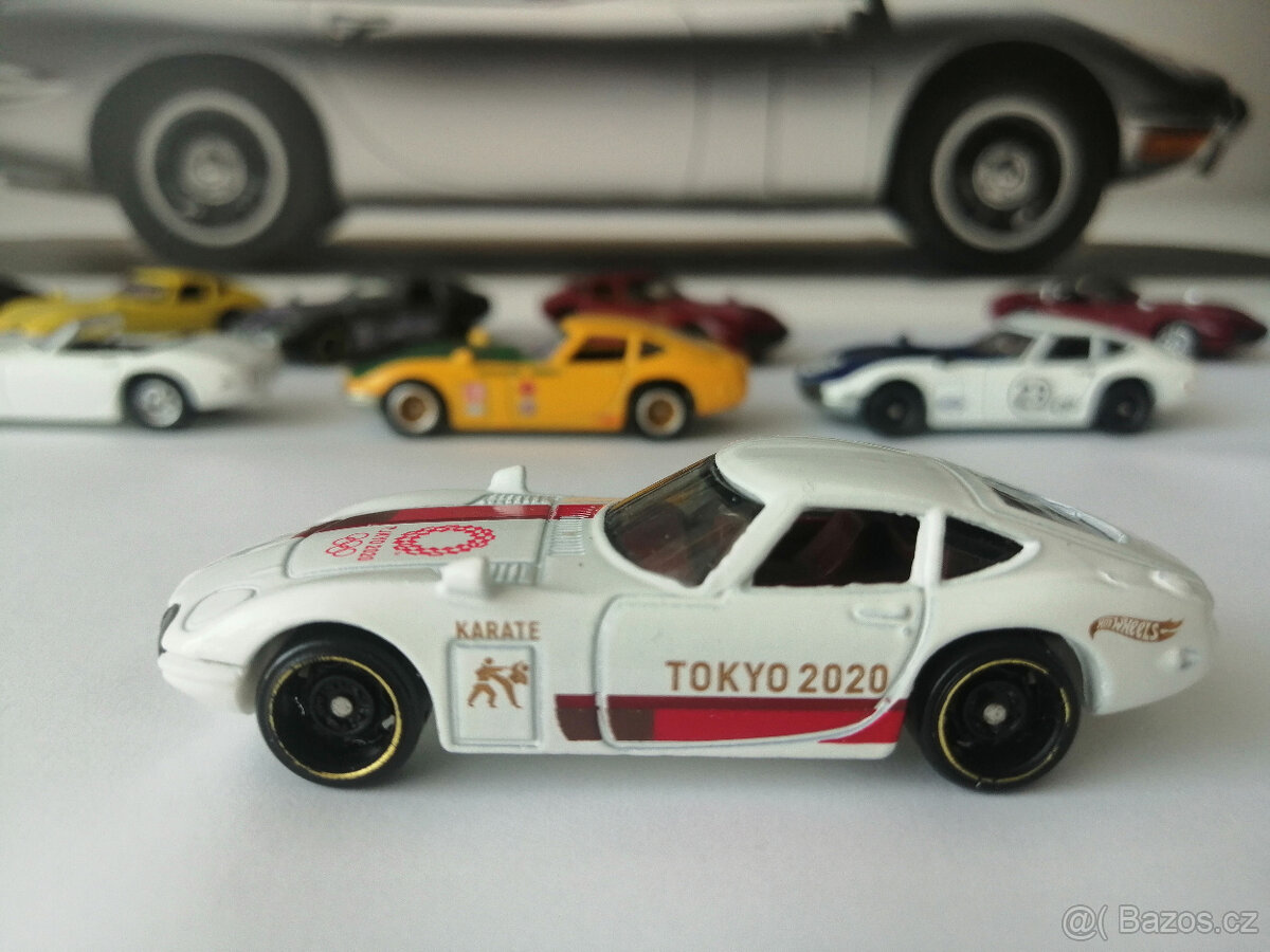hot wheels - toyota 2000 GT - 5