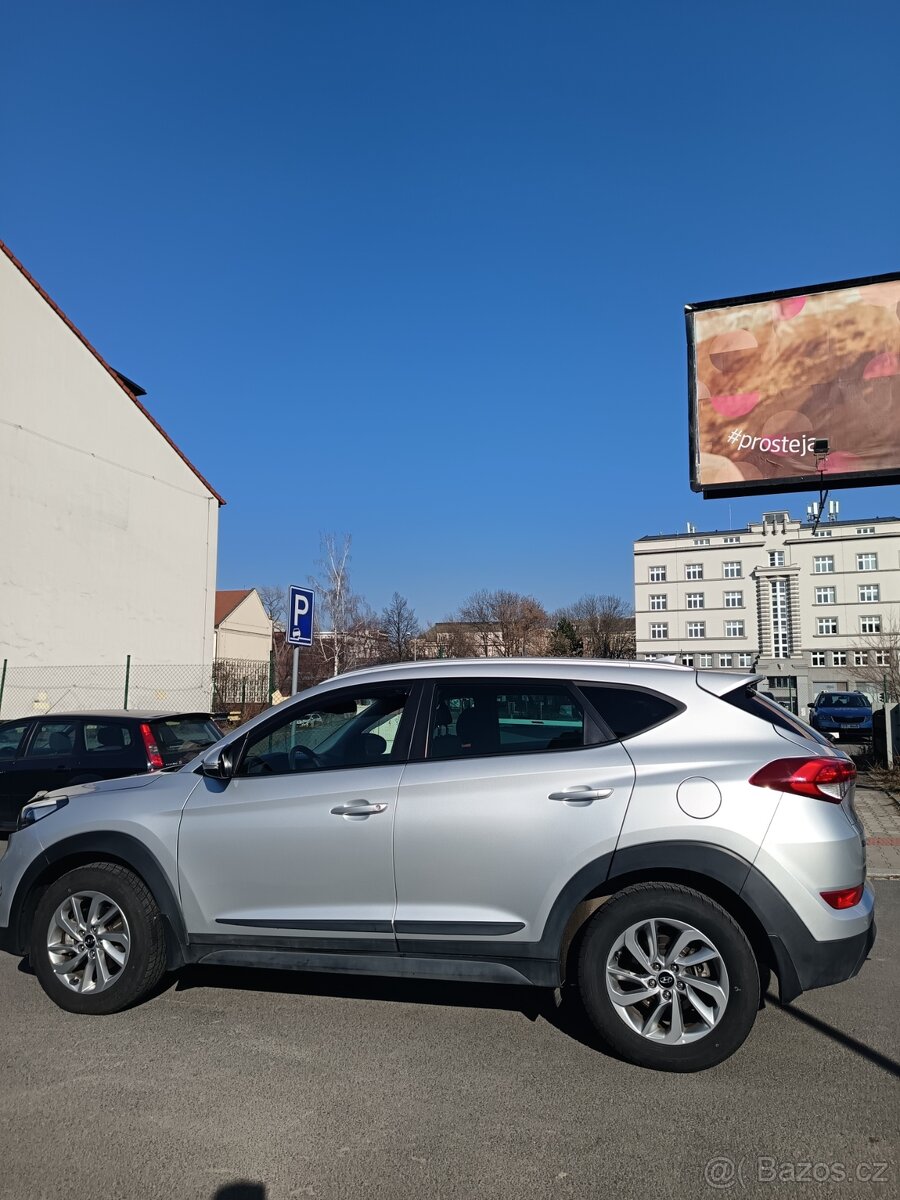 Hyundai tucson 1.7 crdi 85kw - 5