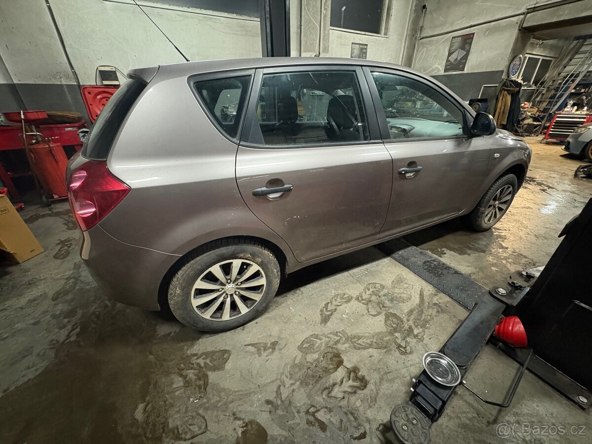 Kia Ceed 1,4i - 5