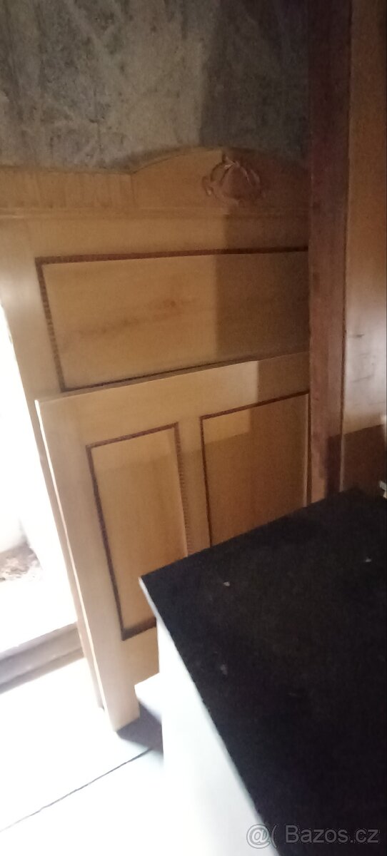 Starožitná celodřevěná ložnice - 5