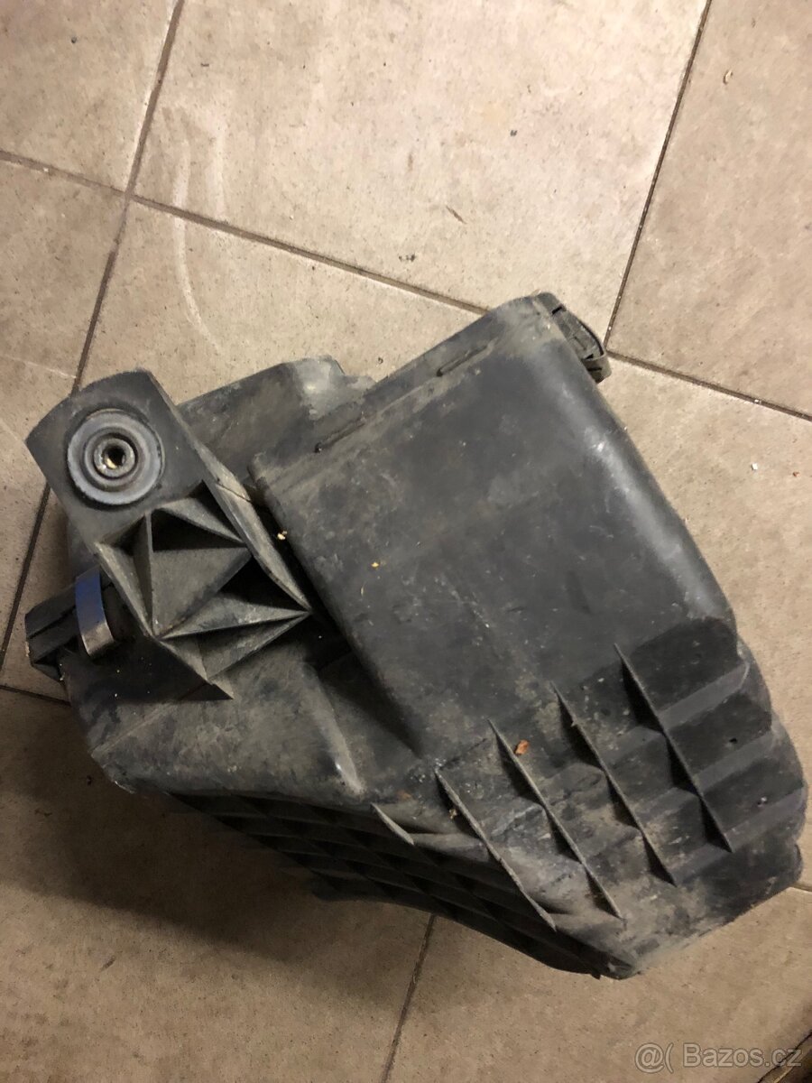 Vw Passat B5 1998-2004 dveře PP,zámek kapoty,filtr box,skla - 5