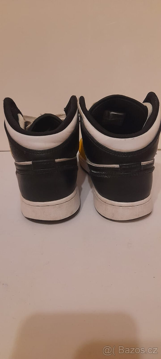 Jordan 1 Mid Yellow Ochre - 5