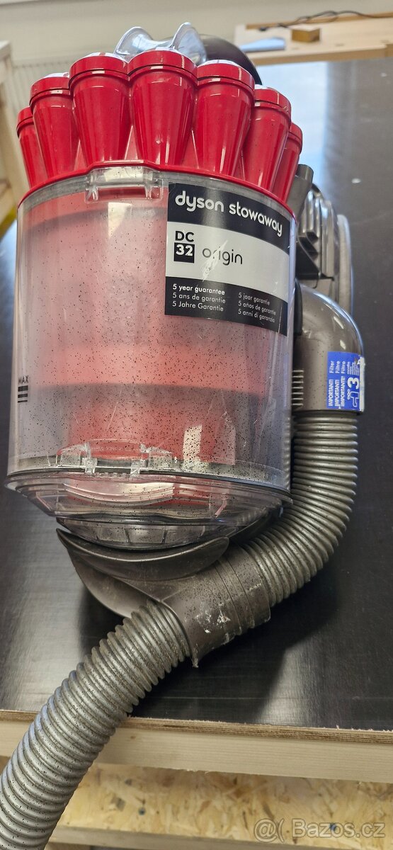Dyson DC 32 Origin nemam k tomu kartáč - 5