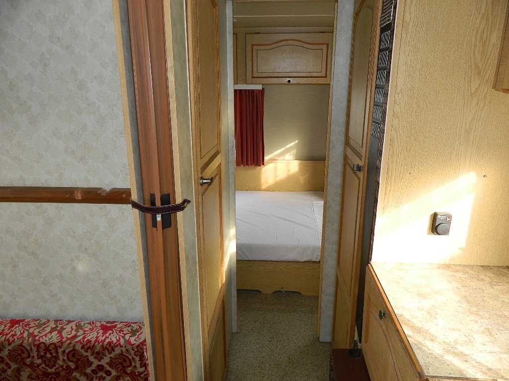 Velký dvouosý karavan Adria pro 7 osob - 5