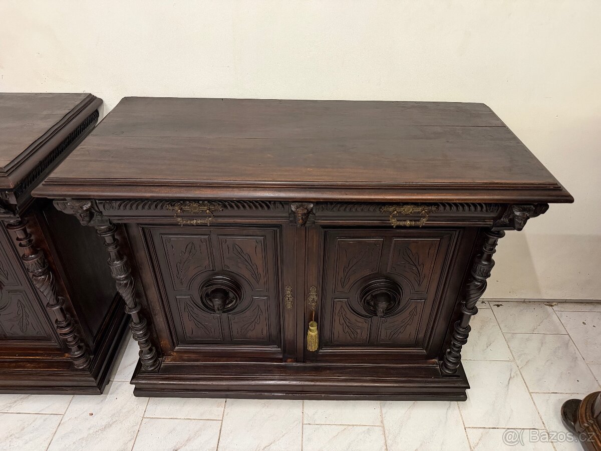 Starožitné skříně Henri II. - 5