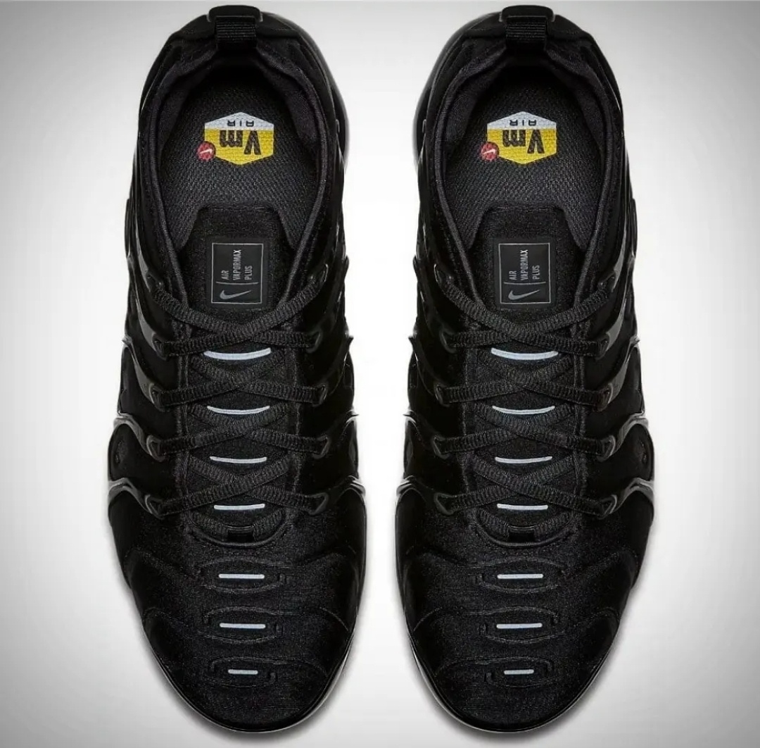 NIKE Air VaporMax PLUS 2019 "Triple black" - 5