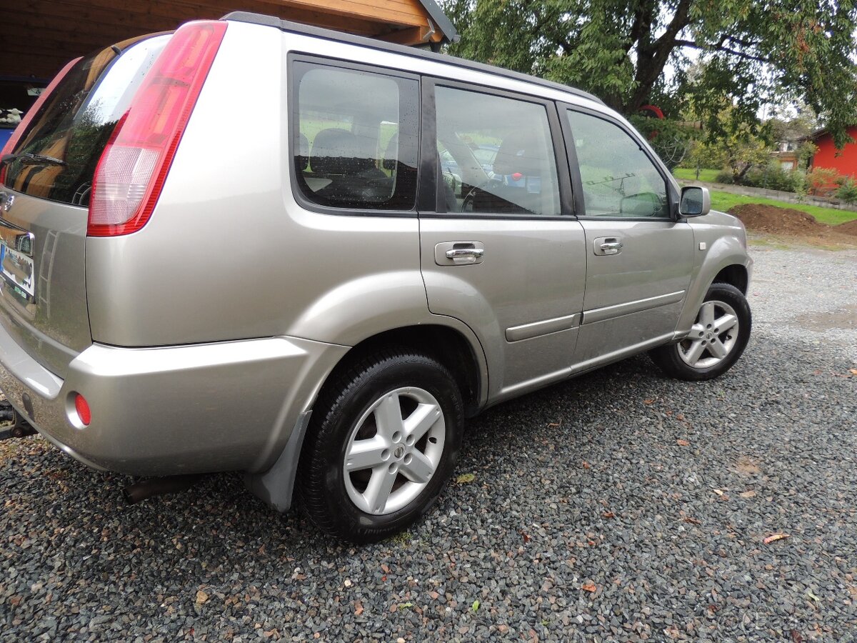 Nissan X-TRAIL T30 121kw rok 2004 - 5
