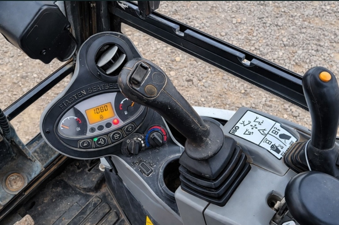 Minibagr.bagr bobcat e27 - 5