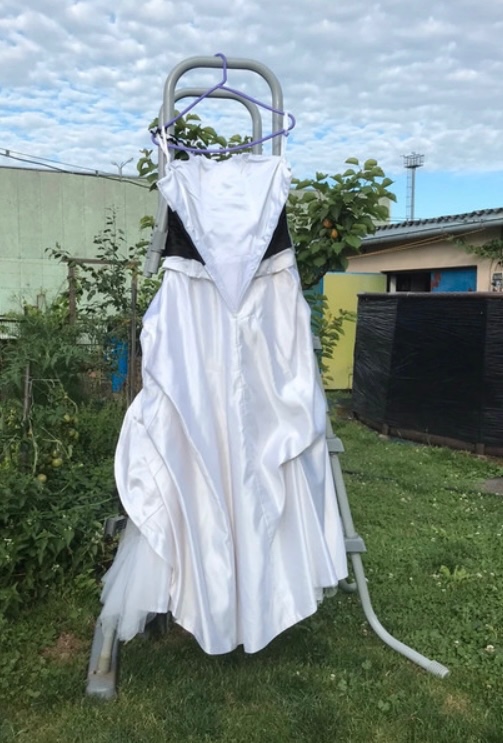 Maturitní /svatební šaty - 5