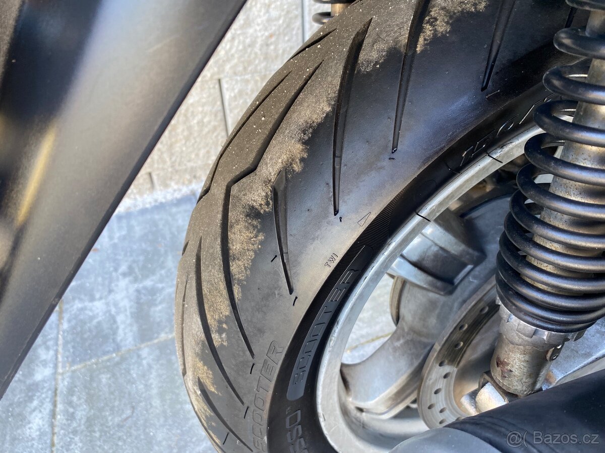 Yamaha Versity 300 - 5