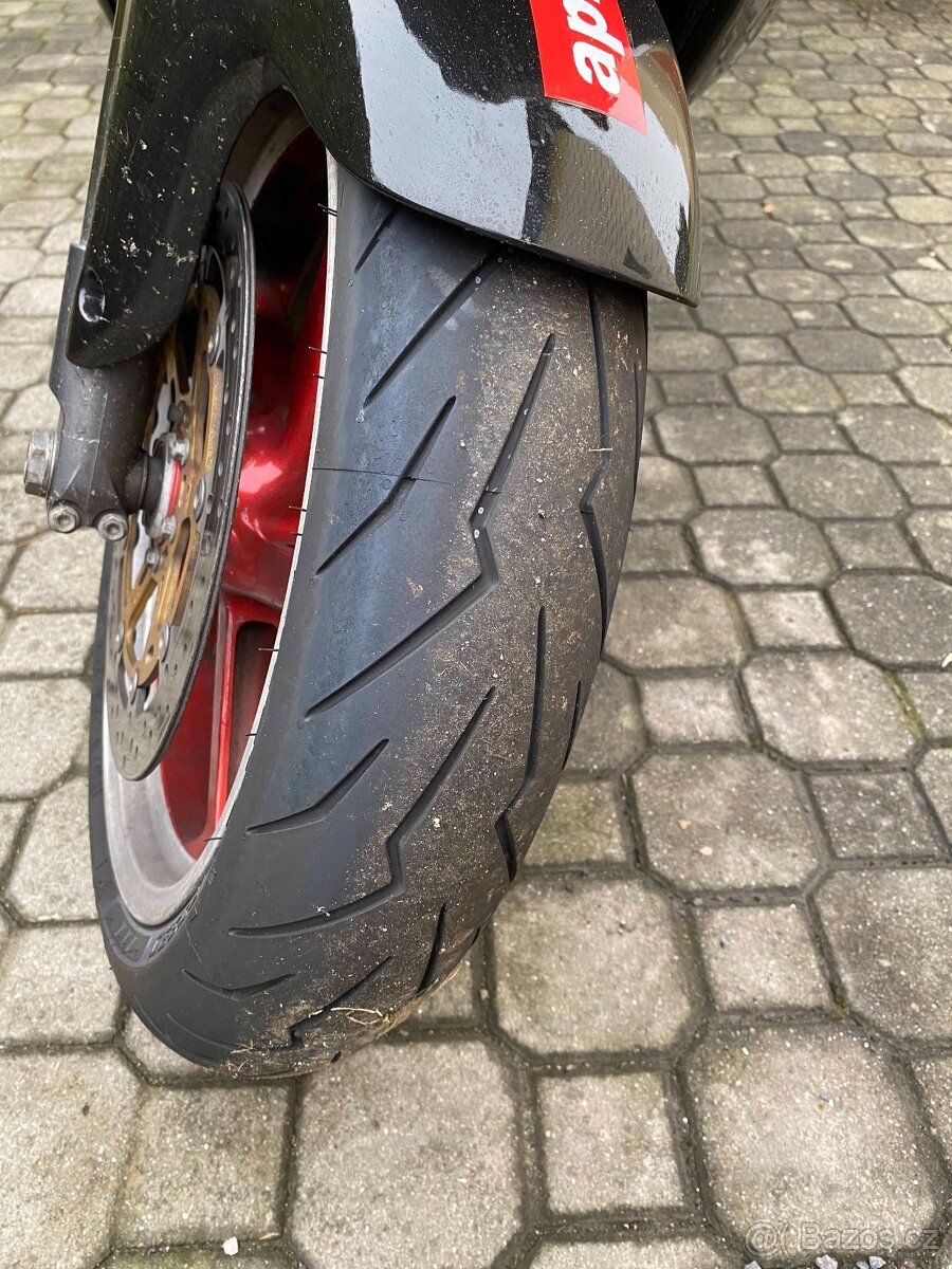 Aprilia RSV 1000 R - 5