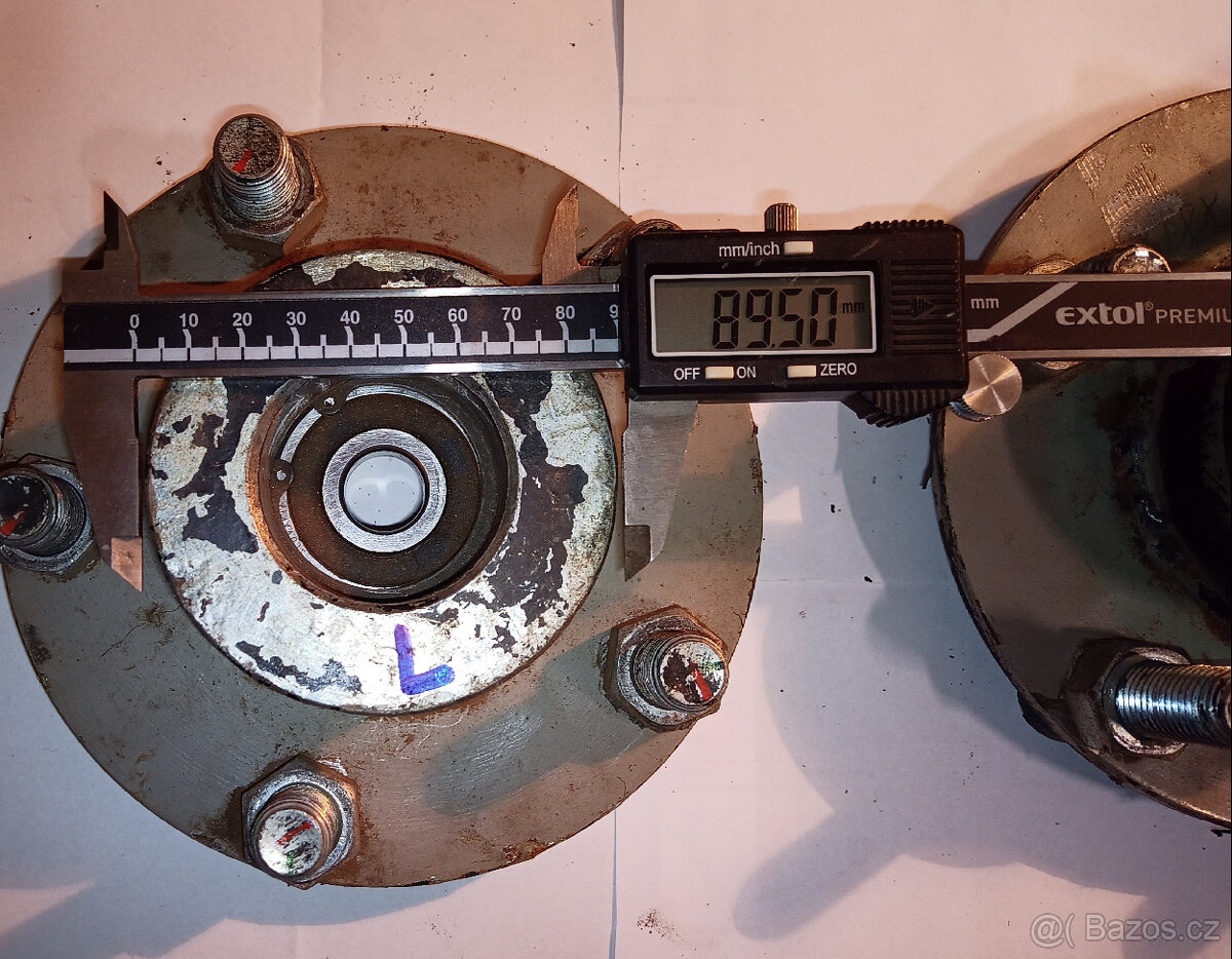 Náboje kol rozteč 5x 140 mm s ložisky 6303 - 5