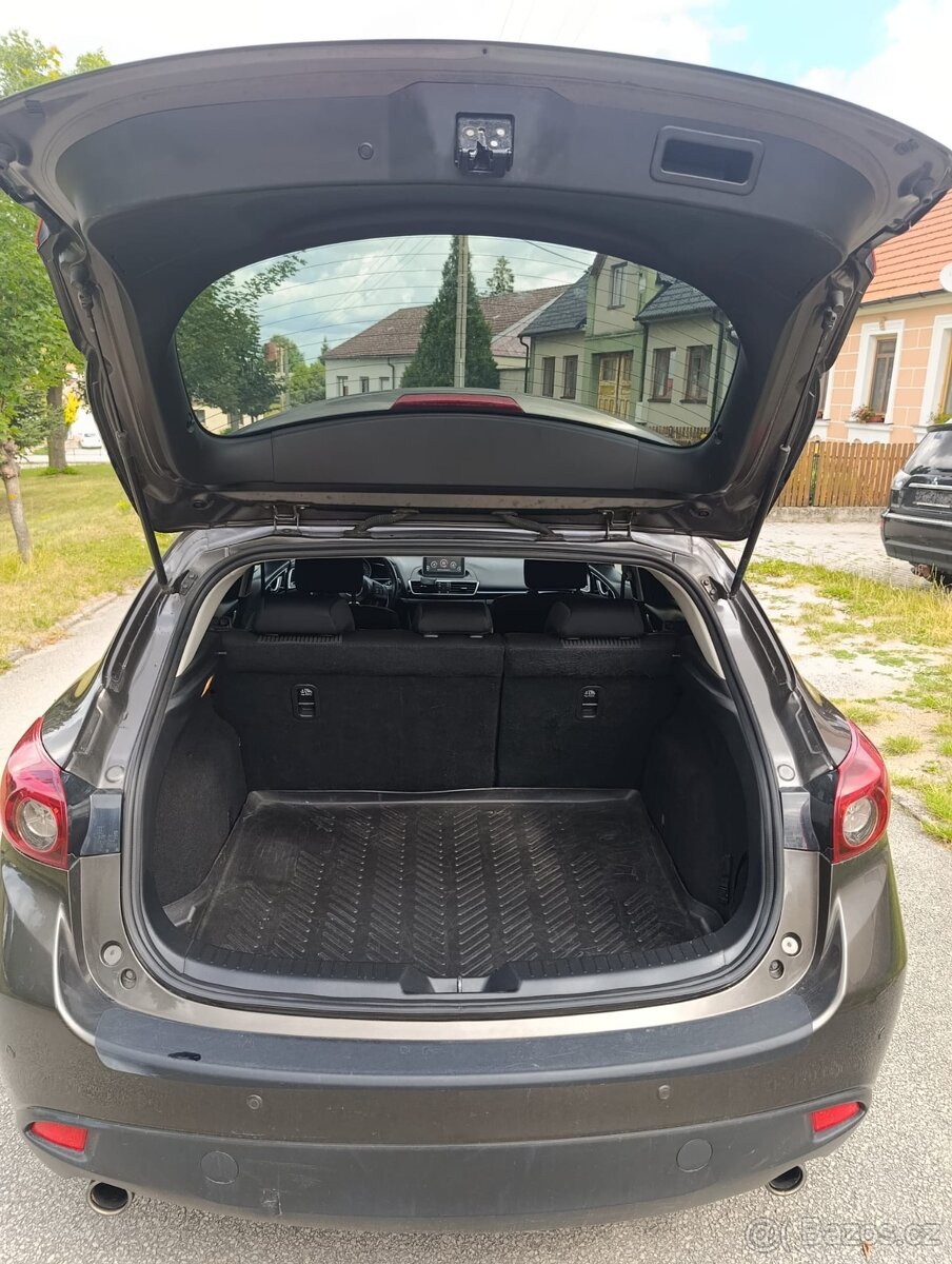 Mazda 3 - 5