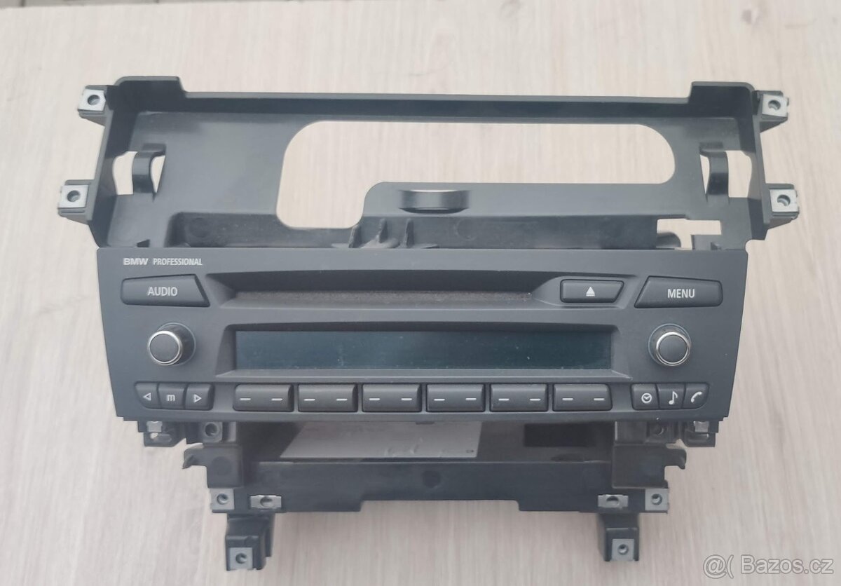 Prodám autorádio z Z4 e89 + 8×repro - 5