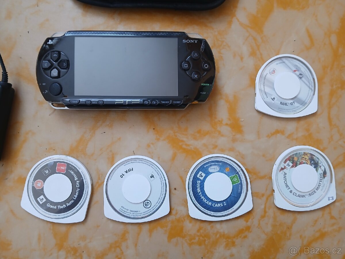 sony psp+hry+nabijecka+pouzdro - 5