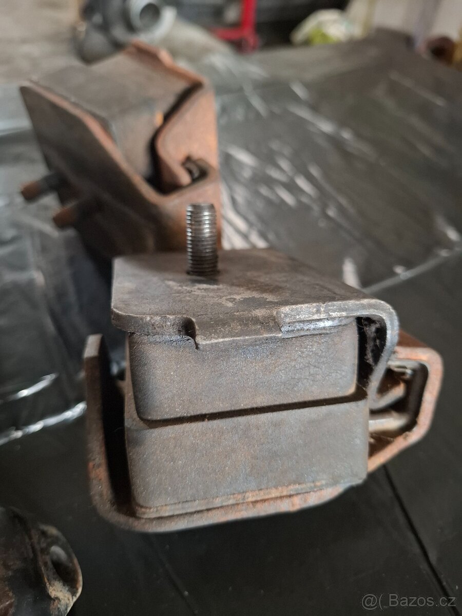 Tuhé silentblocky Subaru - 5