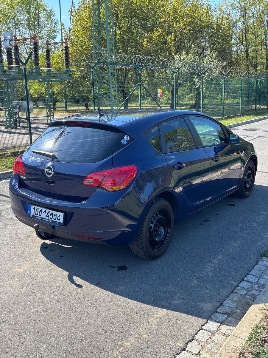 Opel Astra J 1.4 (74kW) r. 2011 - 5