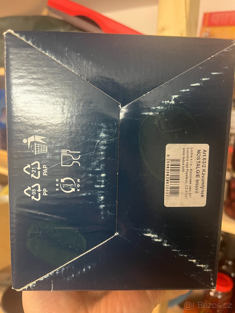 Ruční mlýnek na kávu LODOS - 5