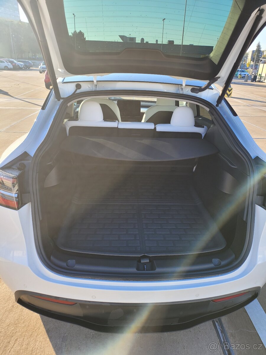 Tesla Model Y Dual Motor 2022 - 5