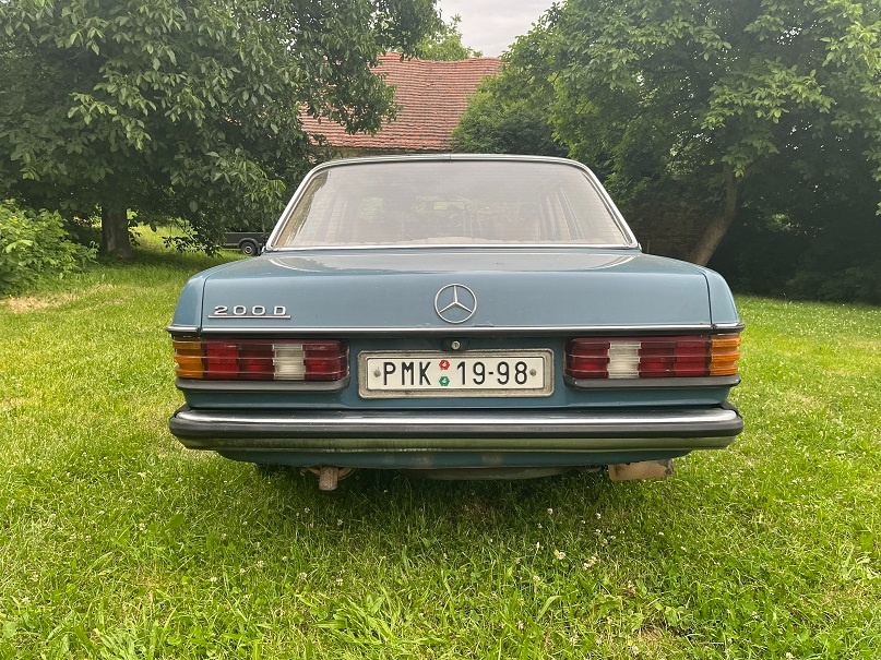 Mercedes W123 200D - 5